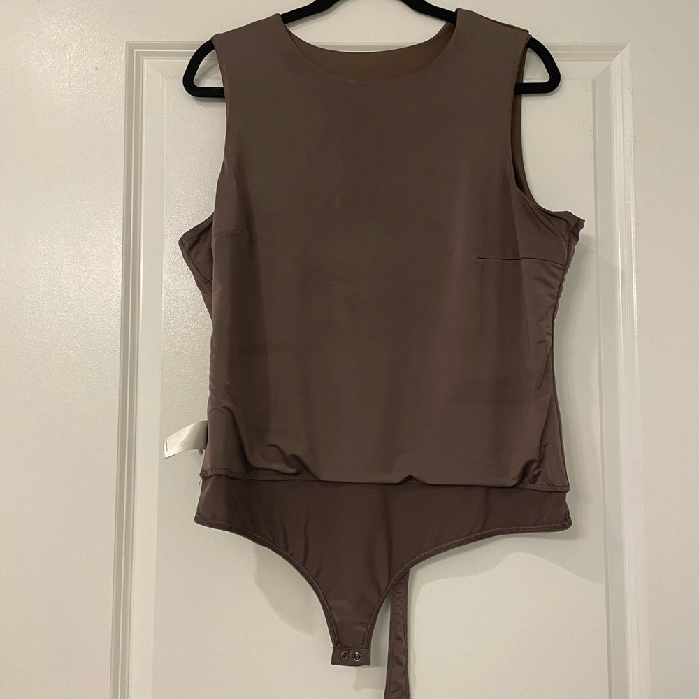 Express Body Contour Faux Leather bodysuit. - Picture 10 of 10